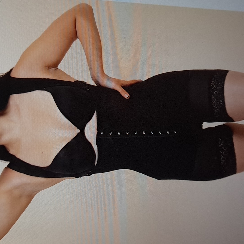 Body Magic - BOMAN - (Fit approx 2 (US) size smaller - New